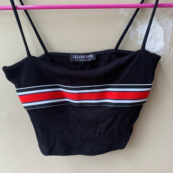 Fashion Nova crop top - Picture 2 of 4